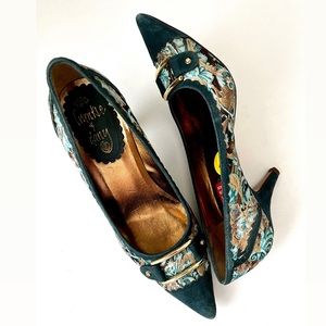 Frankie & Dany shoes. Size 7.